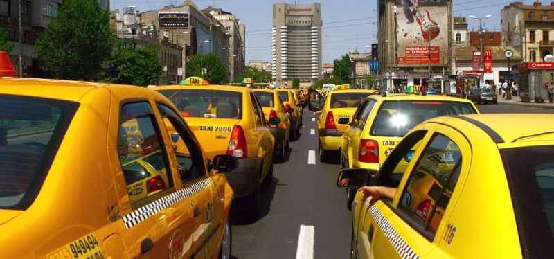 Taximetriștii independenți vor să iasă în stradă - protesttaximetristi-1318324141.jpg