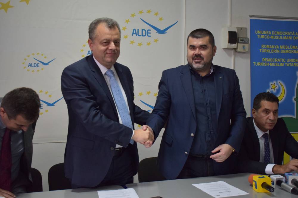 Banias a bătut palma cu Eserghep. ALDE a semnat protocol de colaborare cu UDTTMR - protocol-1478787266.jpg
