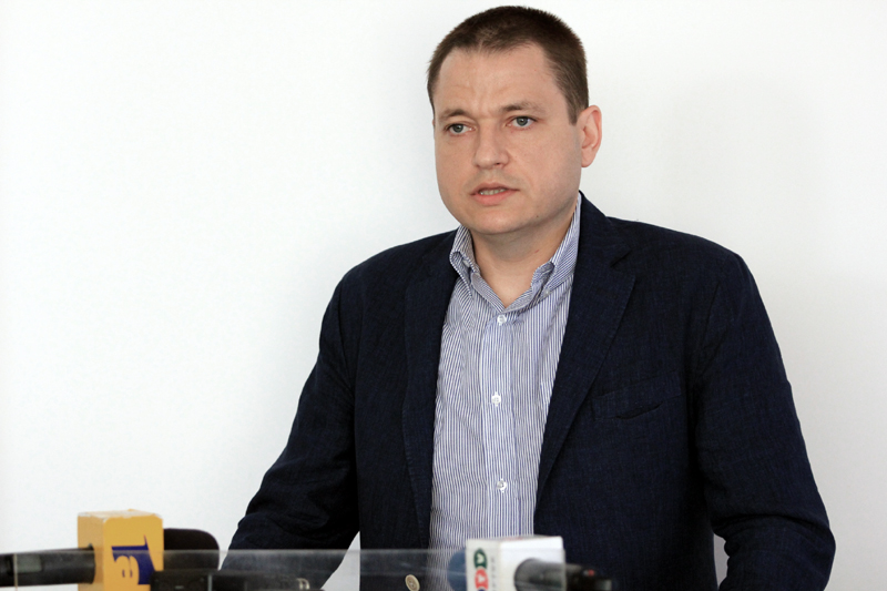 Mircea Dobre susține că nu există întârzieri la Ministerul Turismului. 