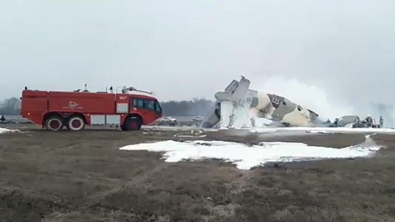VIDEO / Un avion militar s-a prăbușit în Kazahstan. Există supraviețuitori - ptc4mczoptq0mczoyxnopwe0ywywyjm4-1615647237.jpg