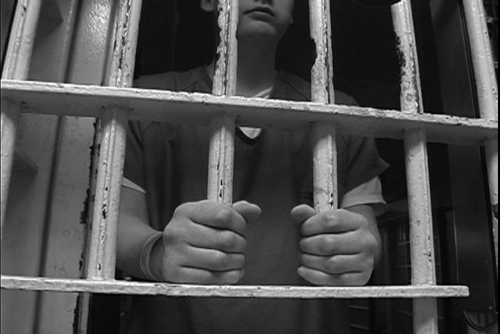 Un deținut a înșelat din închisoare patru bătrâne - puscarie-1354451396.jpg