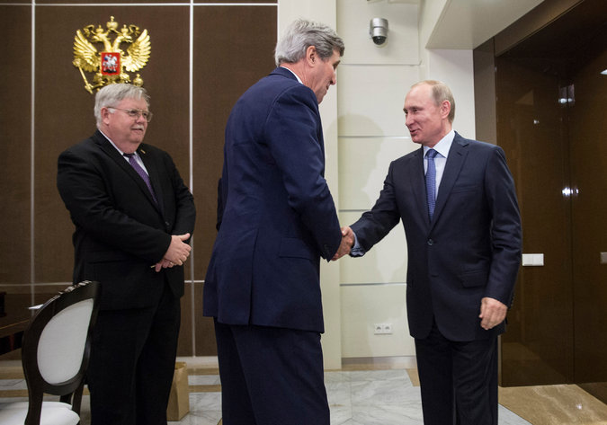 Întâlnire, la Kremlin, între Vladimir Putin și John Kerry - putinm-1450198485.jpg