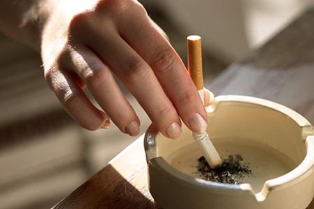 Cum renunți la fumat fără să iei în greutate - quitsmoking-1315761749.jpg