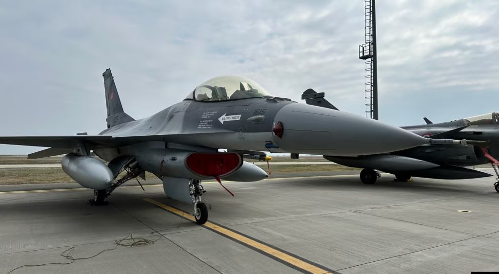 România cumpără din SUA rachete de ultimă generație pentru avioanele F-16 - rachete-pentru-f16-1715352809.jpg