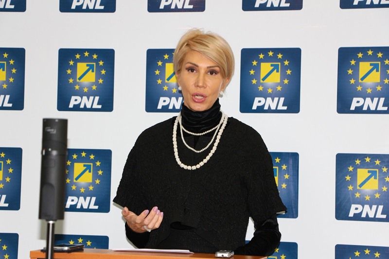 Raluca Turcan, realeasă lider  al Grupului PNL din Camera Deputaților - ralucaturcanbuna-1517578564.jpg