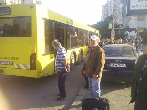 Accident rutier în Constanța. IMPACT între o mașină cu numere de Bulgaria și un autobuz RATC - ratc2-1463683695.jpg