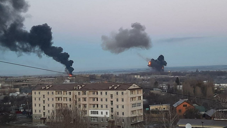 UPDATE. Ucraina afirmă că a doborât cinci avioane şi un elicopter ruseşti, iar Rusia că a distrus infrastructura bazelor aeriene ucrainene - razboiucraina-1645686190.jpg