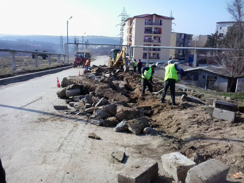 La Cernavodă au început lucrările de reabilitare a străzilor - reabilitarestrazicernavoda-1362480254.jpg