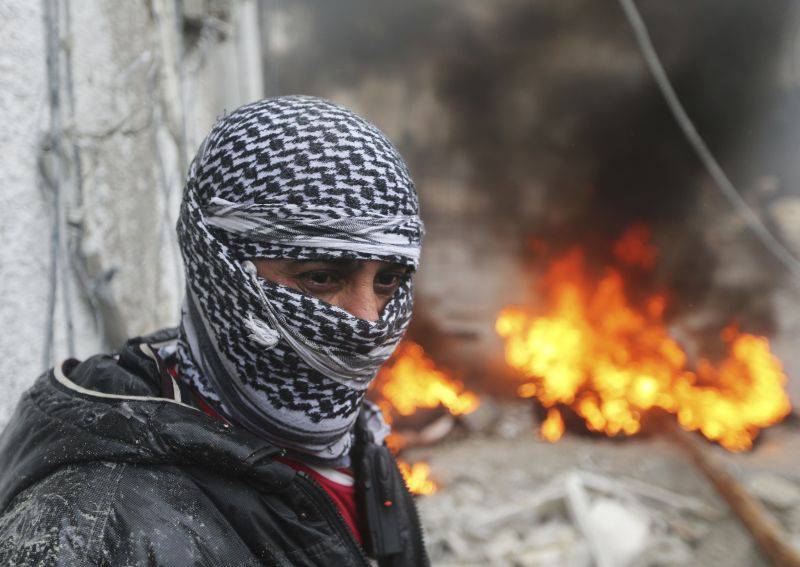 Rebelii sunt cei care au folosit gazul sarin în Siria, potrivit unui expert ONU - rebeli-1377787347.jpg