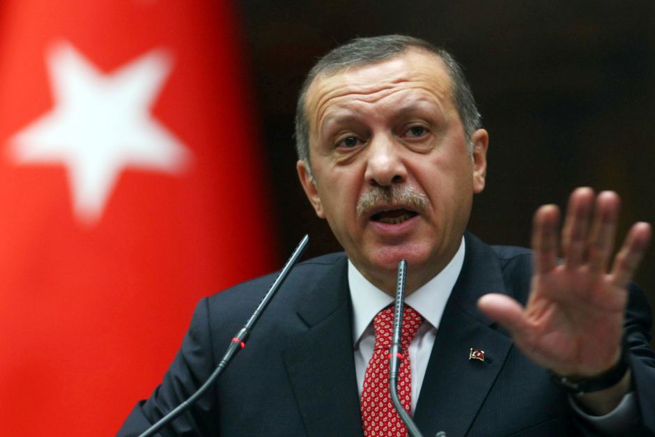 Recep Tayyip Erdogan condamnă atentatul din orașul Suruc: Îi blestem și îi condamn pe autorii acestei violențe, în numele poporului meu - receptayyiperdogan-1437405692.jpg