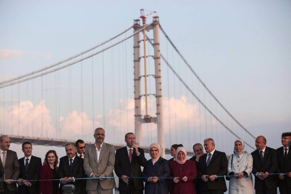 Președintele Turciei a inaugurat un pod uriaș peste Marea Marmara - receptayyiperdogan123-1467356492.jpg