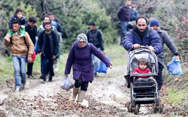 Comisia Europeană acordă Greciei un ajutor în valoare de 700 milioane de euro pentru refugiați - refuagiati-1461081610.jpg