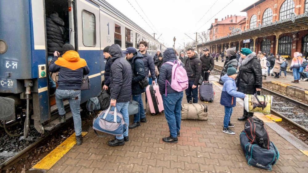 Un tren cu 1.500 de refugiaÅ£i din Ucraina se Ã®ndreaptÄƒ cÄƒtre BucureÈ™ti - refugiati-1646755217.jpg