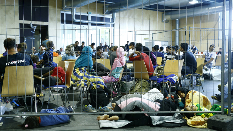 Refugiații din Elveția, lăsați fără bunurile de valoare - refugiatielvetia-1453129437.jpg