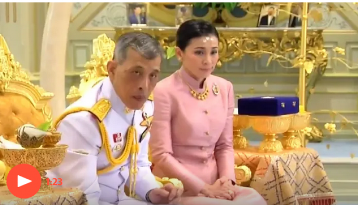 Regele Thailandei s-a căsătorit cu șefa echipei sale de securitate - regelesisecreta77545900-1556800092.jpg