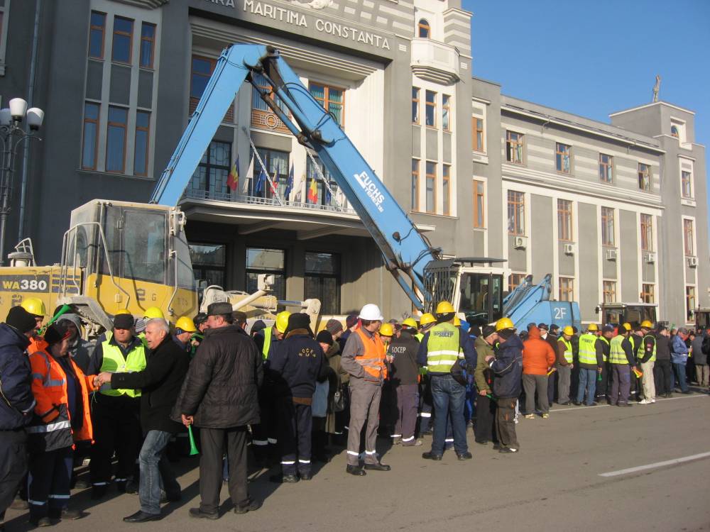 Reîncep acțiunile de protest în portul Constanța - reincepactiuniledeprotest-1454921663.jpg