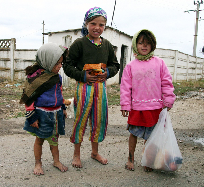Copii dați în grija statului, ca să nu moară de foame - reportajalbesti19-1381670653.jpg