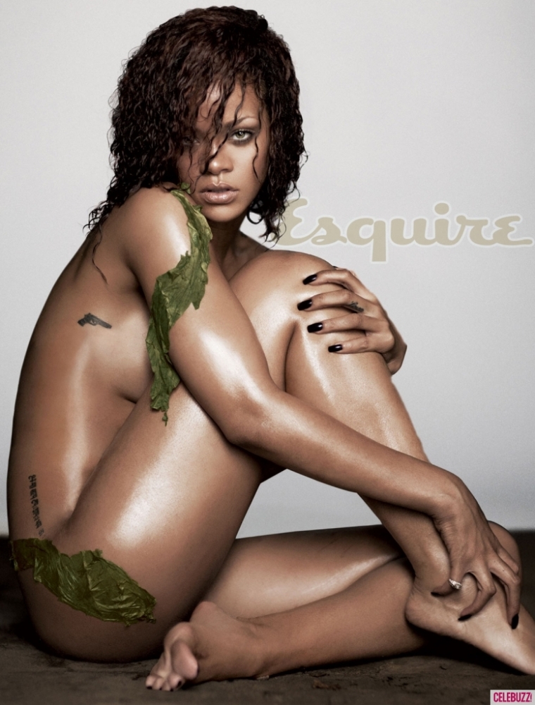 Rihanna a pozat pentru prima dată nud FOTO - rihannanud1-1318420628.jpg