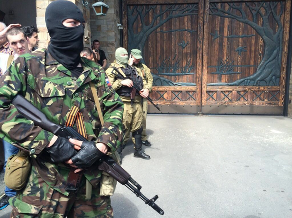Alegeri Ucraina / Casa lui Rinat Ahmetov, luată cu asalt de militanți pro-ruși înarmați - rinat-1401022550.jpg