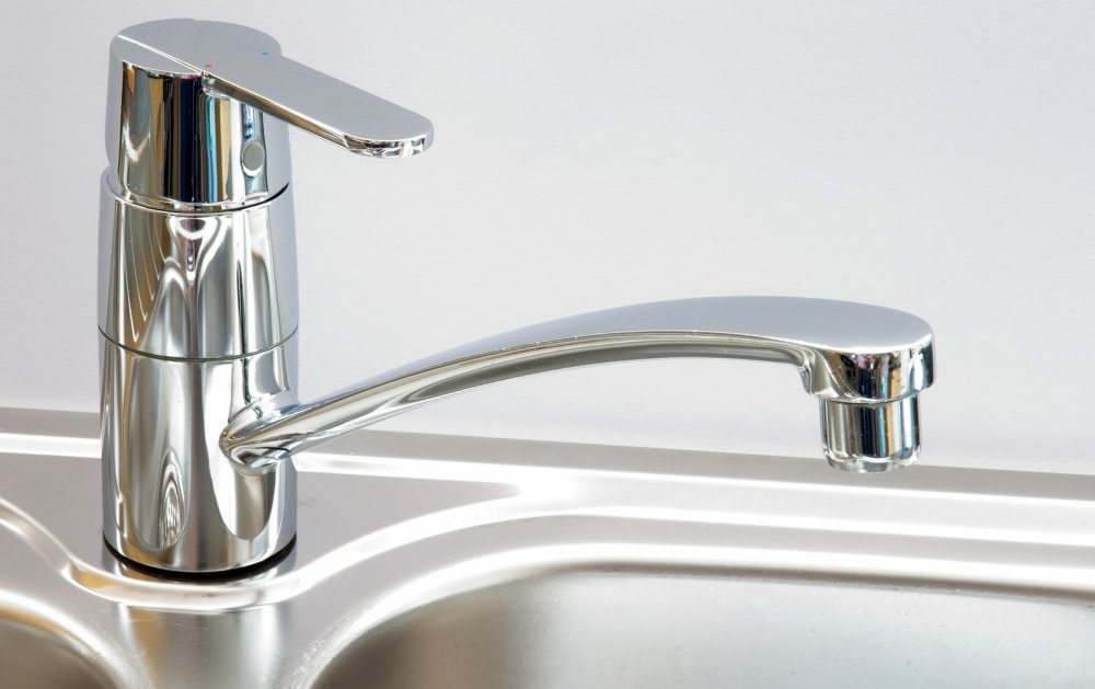 Constănțeni lăsați fără apă la robinet. Iată cât durează avaria - robinetapa-1550651163.jpg