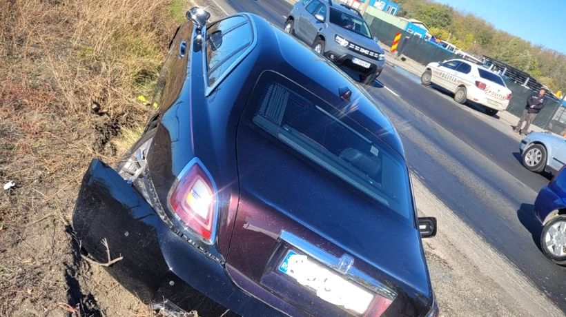 UPDATE Rolls-Royce-ul lui Gigi Becali, implicat într-un accident rutier. La volan era chiar Gigi Becali - rolls-1699794325.jpg