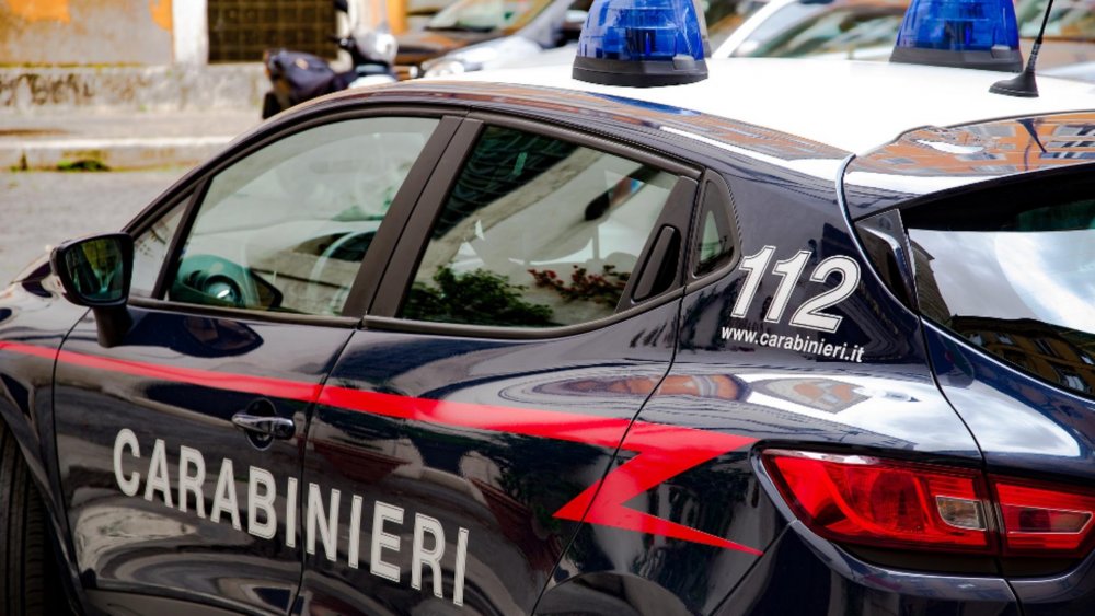 Româncă atacată și stropită cu acid pe față, în Italia. Agresorul, căutat de polițiști - romanca-1639755622.jpg