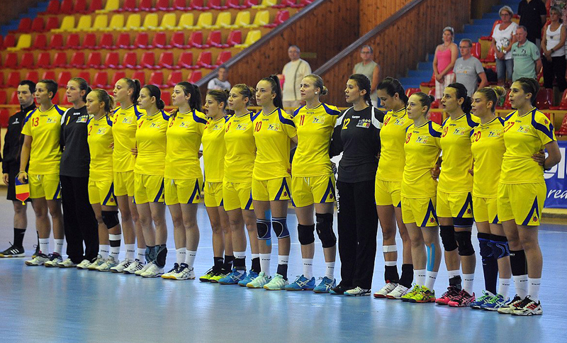 România, calificată la CM de handbal feminin 2015 - romaniahandbalfetesursaradiocluj-1434301200.jpg