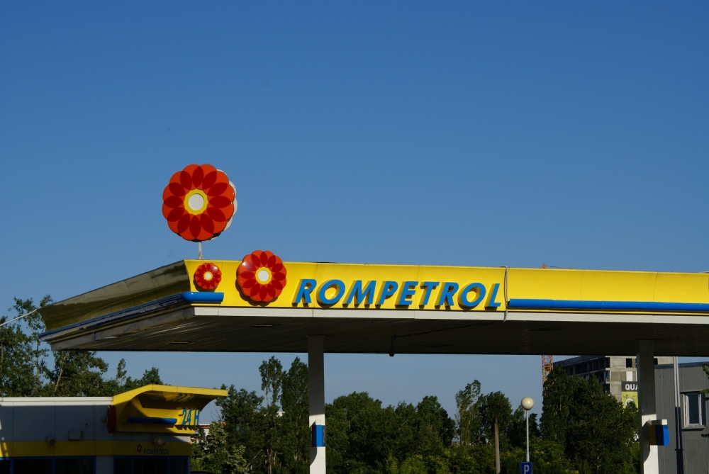 Rompetrol se teme de concurența carburanților ieftini, proveniți din Serbia - rompetrol1-1363705459.jpg
