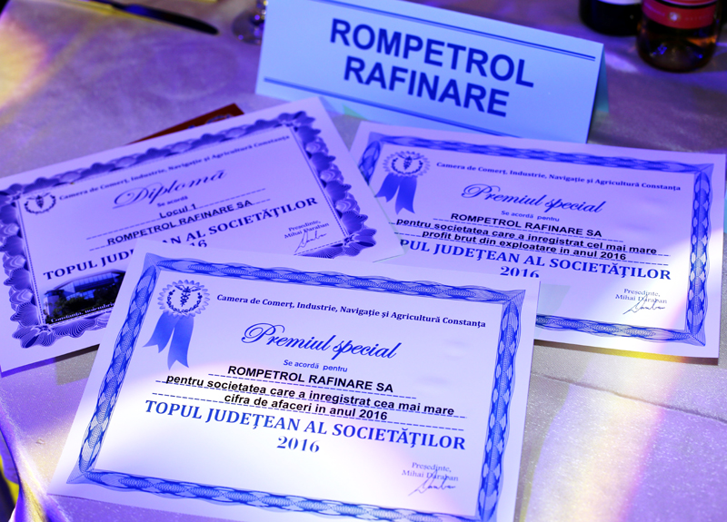 Rompetrol Rafinare, premiată pentru cifra de afaceri, profitul brut și valoarea exporturilor din 2016 - rompetrolfoto-1509726682.jpg