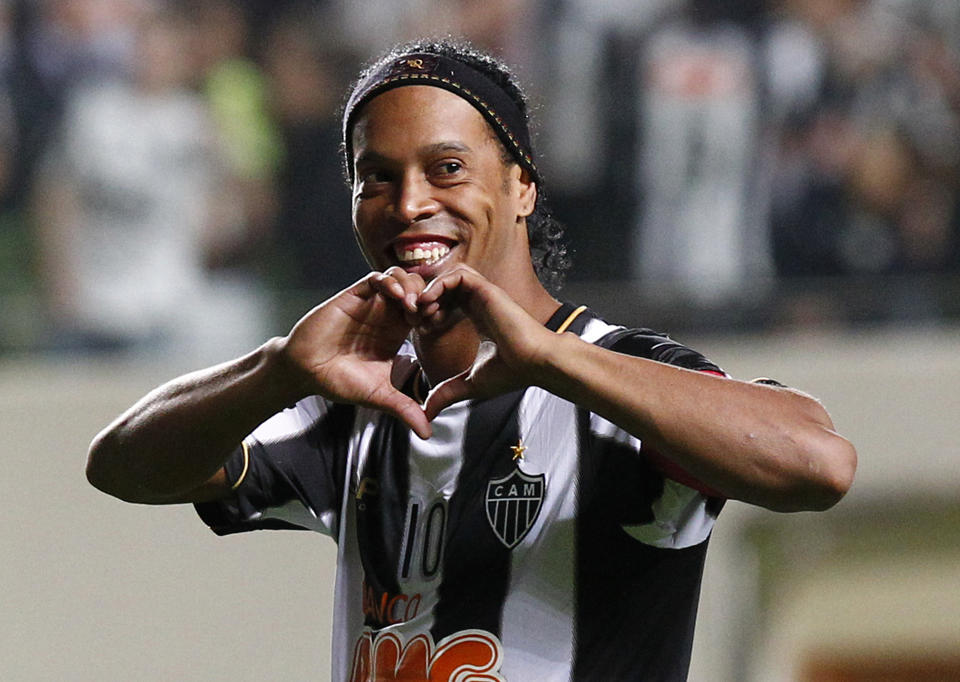 Ronaldinho și-a reziliat contractul cu Atletico Mineiro - ronaldinhoatleticomineiro1newell-1406629434.jpg