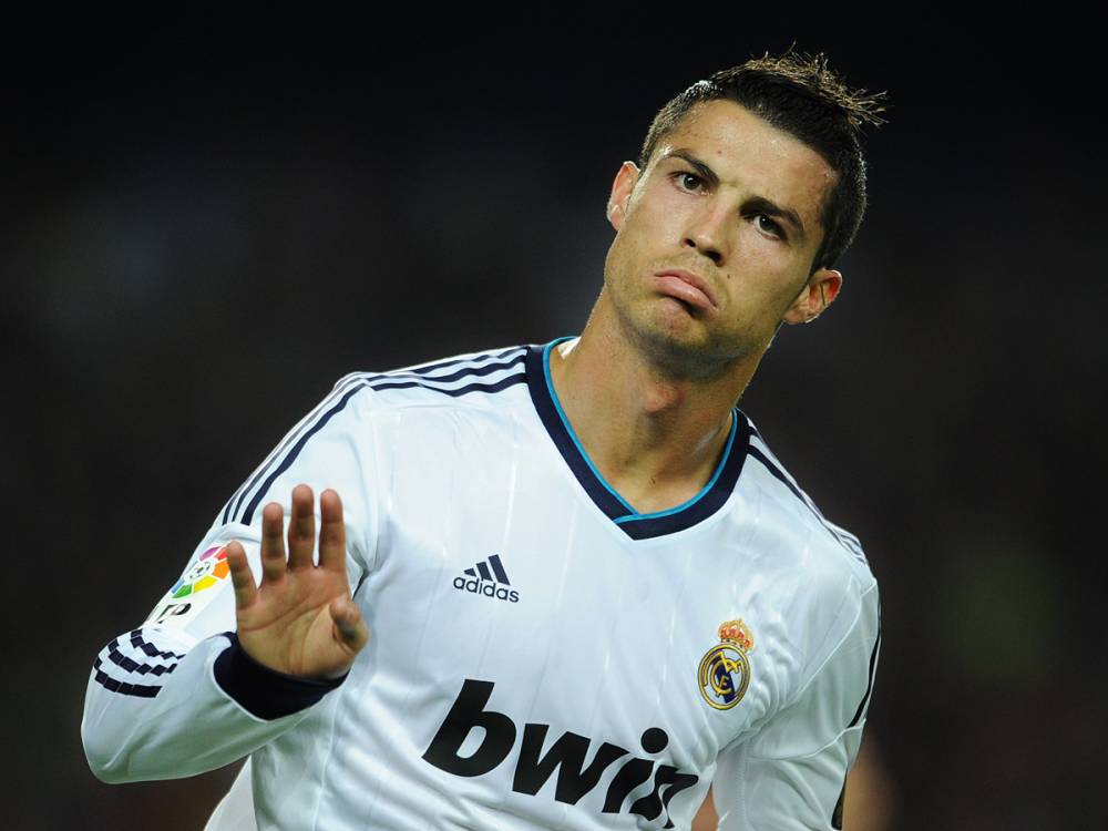 Fotbal: Cristiano Ronaldo și-a dezvelit statuia și efigia, în orașul natal Funchal - ronaldo-1419173407.jpg