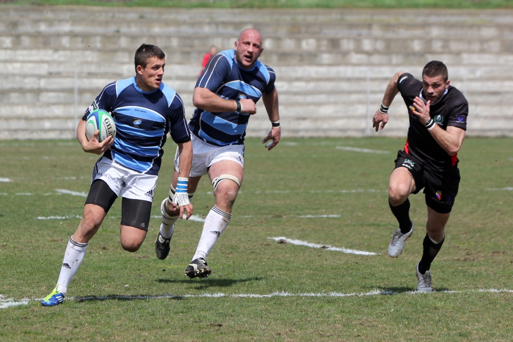 Rugby / RCJ Constanța joacă, mâine, la Cluj - rugbyfarulunivcluj34-1368805229.jpg
