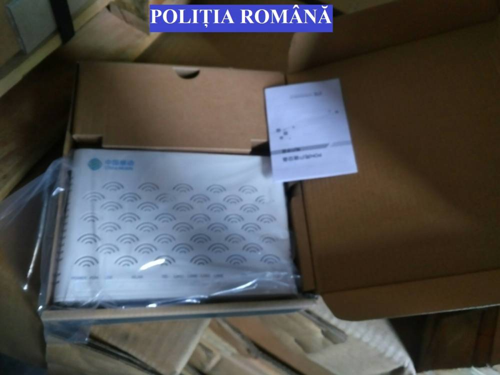Sute de routere wireless, confiscate în Portul Constanța - rutareconfiscate-1502967459.jpg