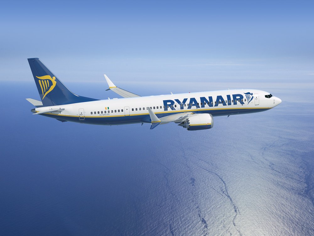 Un pilot Ryanair a leșinat în timpul unei aterizări forțate pe furtună - ryanair-1535371137.jpg