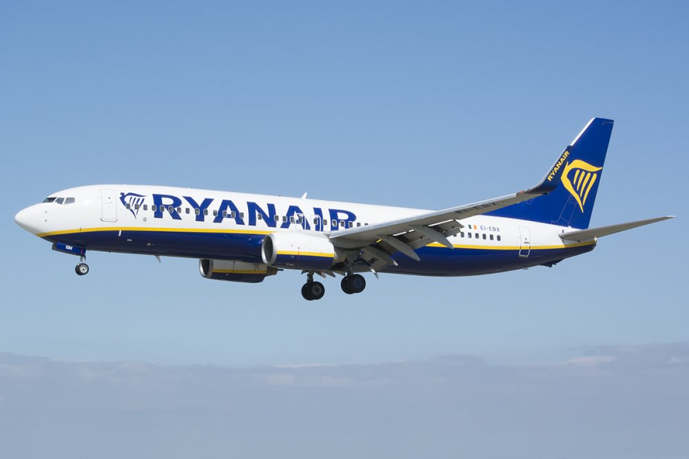 GREVĂ DE AMPLOARE! Ryanair anulează peste 400 de zboruri. 80.000 de pasageri sunt afectaţi! - ryanairboeing737800eiebx-1663311632.jpg