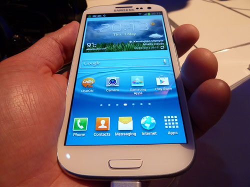 Samsung renunță la smartphone-ul Galaxy S3 - s-1372091237.jpg