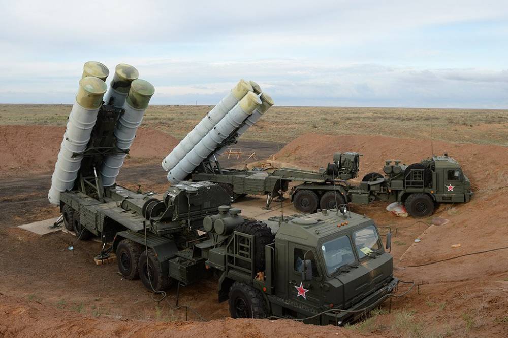 Rusia desfășoară noi rachete S-400 în Crimeea - s400-1515855815.jpg