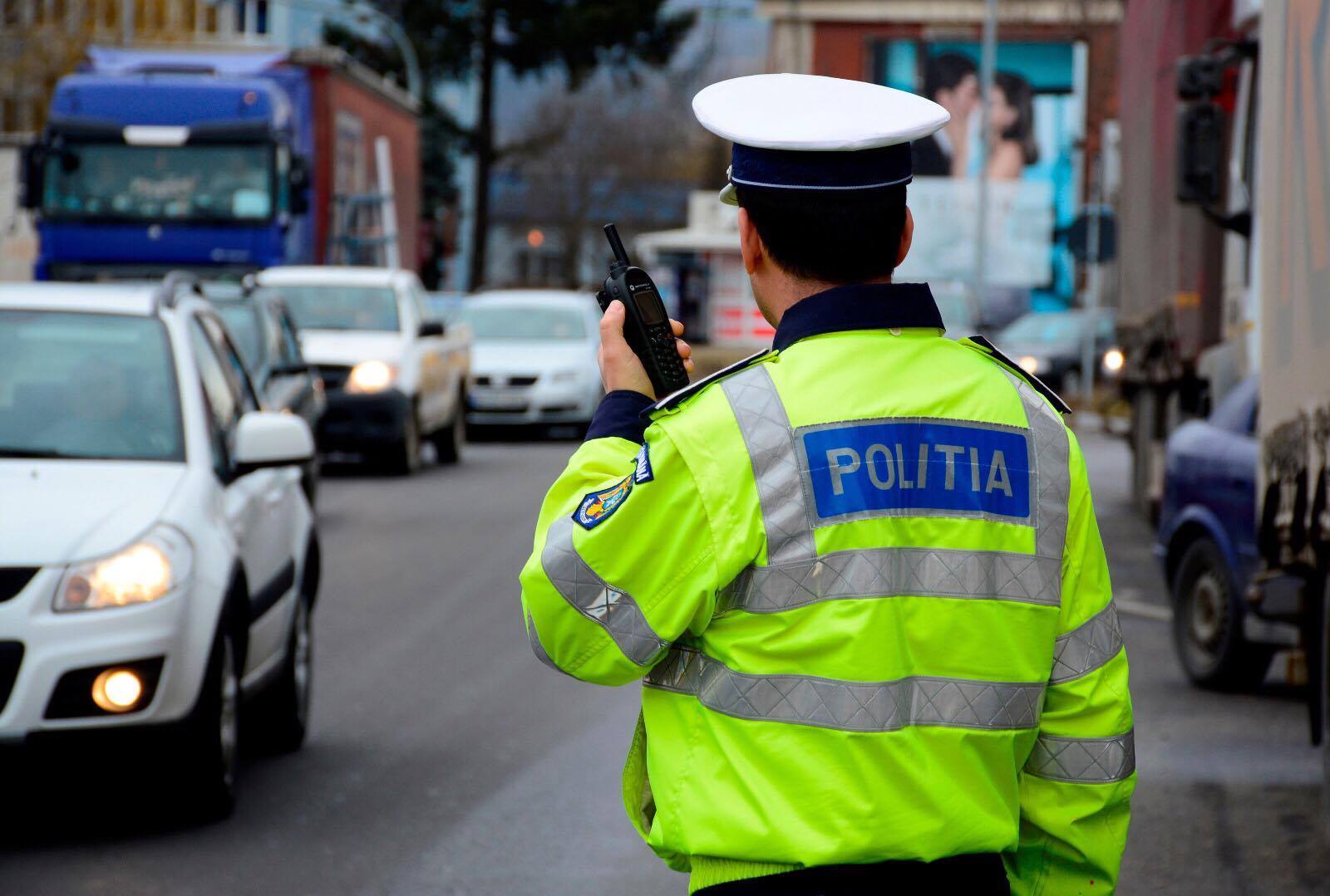 Românii cred că polițiștii din trafic sunt prea puțini și prea blânzi cu șoferii care încalcă legea - salariupolitiarutiera-1706286784.jpeg