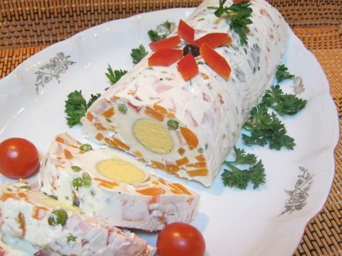 Salata de boeuf. Ce ingredient o face mai specială - salataboeuf-1419891957.jpg