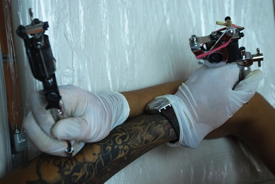 Tatuajele și piercing-urile pentru orbi și bolnavii psihic, INTERZISE de Ministerul Sănătății - salon11-1400912278.jpg