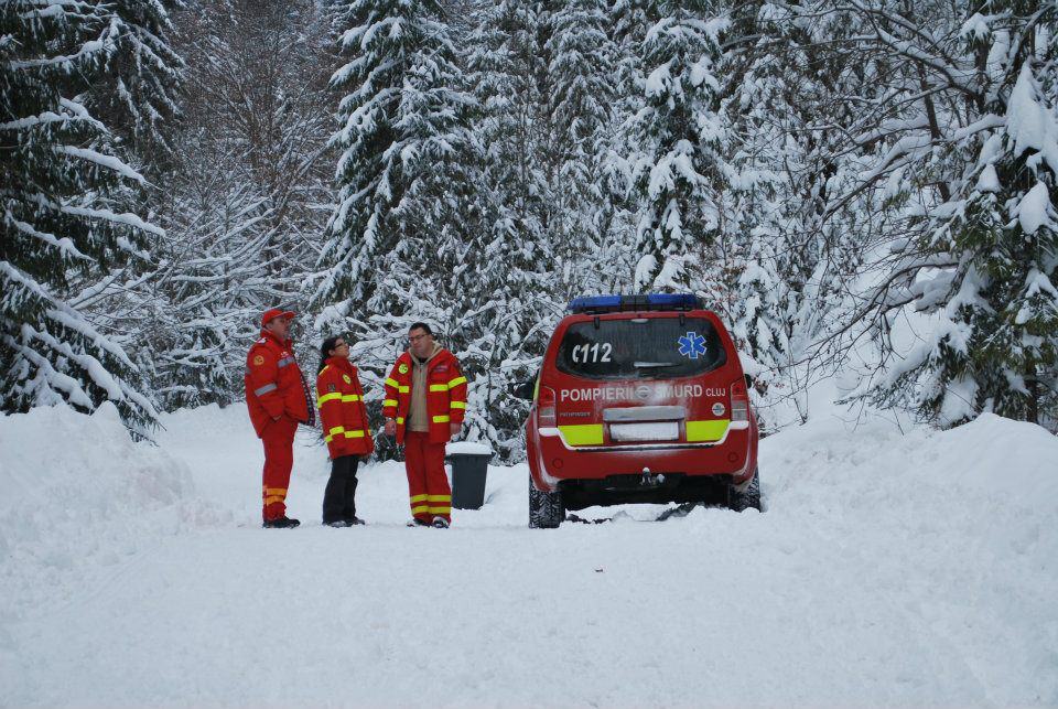 Turistul accidentat în munții Făgăraș a decedat - salvamontpompierizapadasmurd-1457190384.jpg