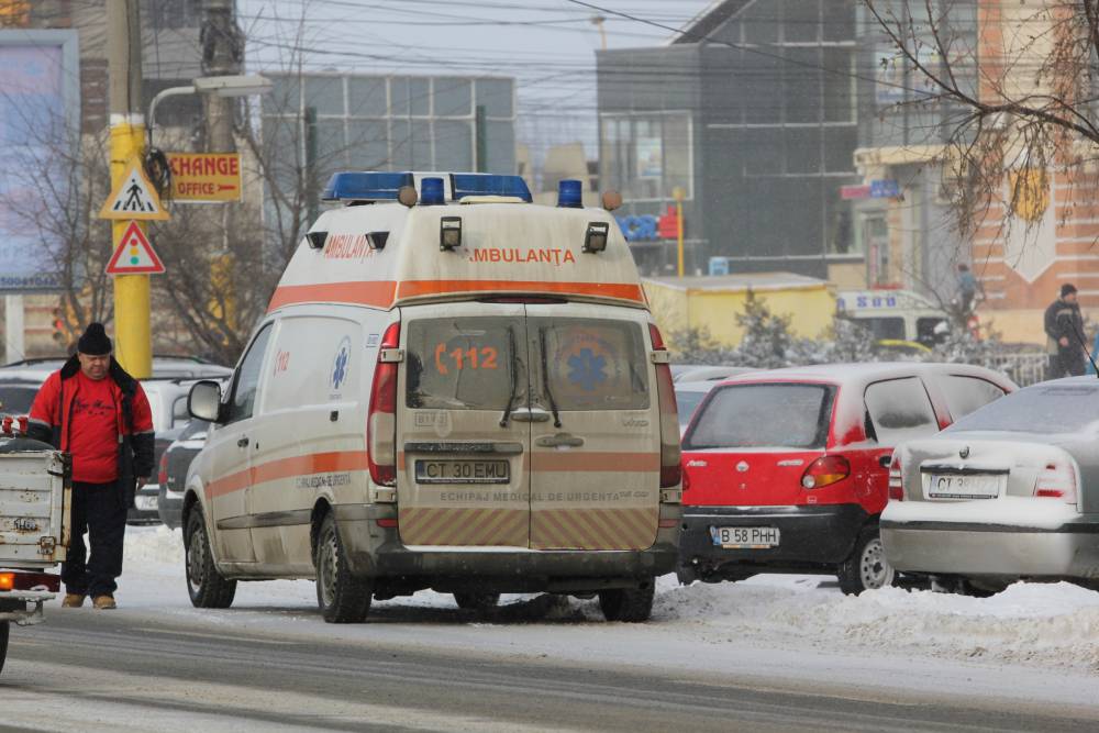 Ambulanța Constanța, sute de solicitări! - salvareambulantazapada2-1453031016.jpg
