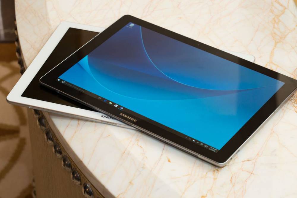 Samsung lansează prima tabletă Super AMOLED cu Windows 10, Galaxy TabPro S - samsunggalaxytabpros-1452330536.jpg