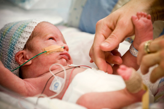 Șanse pentru prematurii născuți la Constanța: Secția de neonatologie va fi reabilitată! - sansepentruprematurii-1395769531.jpg