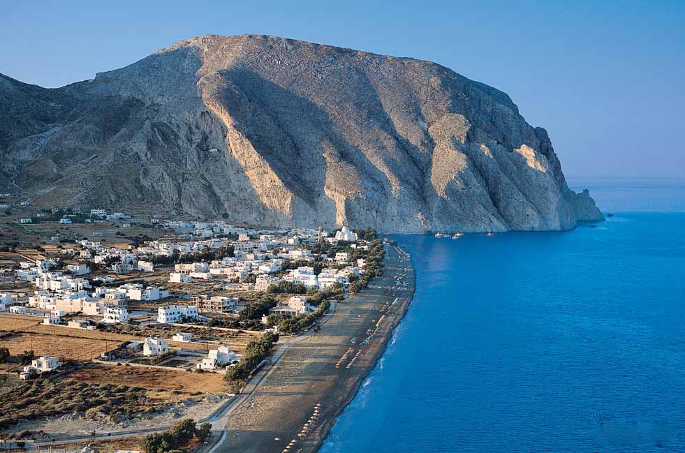 Fenomenul care amenință Europa: Insula Santorini s-a ridicat brusc cu 14 cm - santorini06-1347378080.jpg