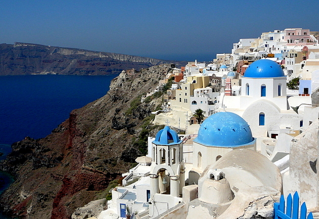 Grecia vrea să atragă turiștii români de lux începând din acest an - santoriniarchitecturenisosthirag-1336299603.jpg