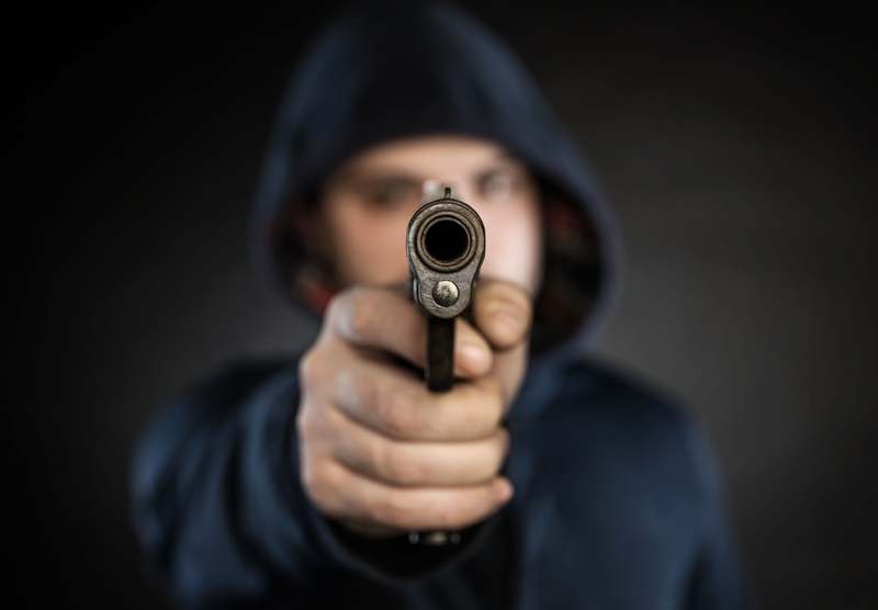 Scandal în club. Amenințări cu pistolul pentru a găsi un Mercedes furat - scandal-1516641991.jpg