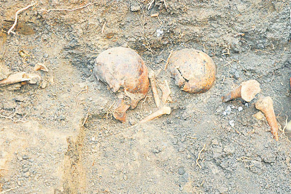 DESCOPERIRE ȘOCANTĂ în CONSTANȚA / Oase umane găsite pe strada Călugăreni - schelet012b814eb6651-1377084382.jpg