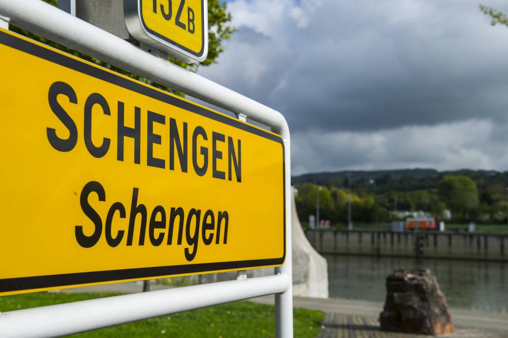 Daily Express: România și Bulgaria vor în Schengen pe spinarea migranților - schengen-1442495502.jpg