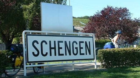 România/Schengen: Criminalitatea nu poate fi niciodată oprită prin închiderea frontierelor - schengen118262700-1316002823.jpg